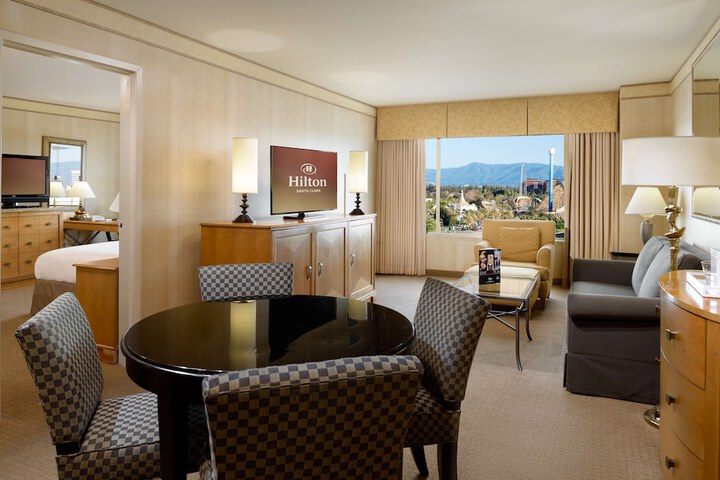 Room 34 of 60