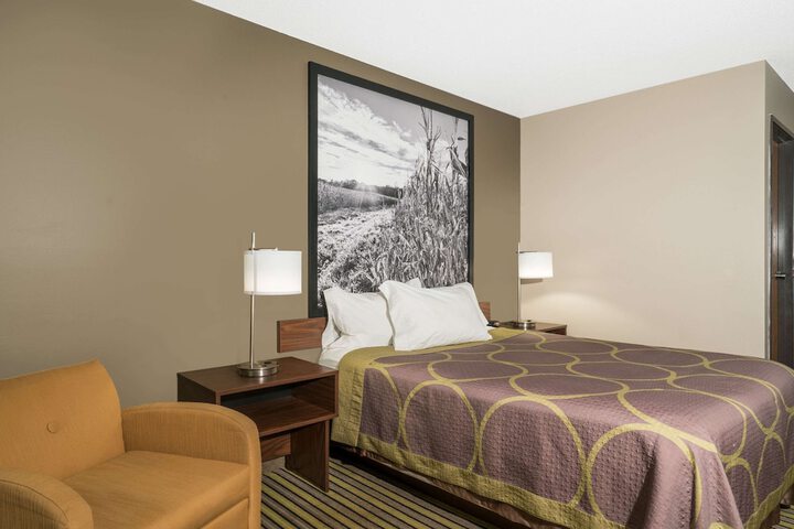 Room 8 of 20