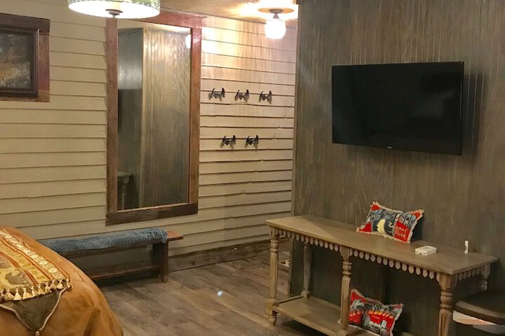 Room 106 of 198