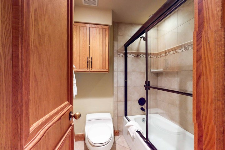 Room 121 of 222