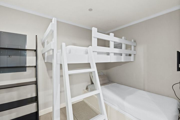 Room 568 of 954