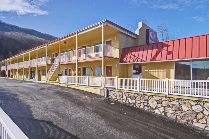 Hotel 2 of 27