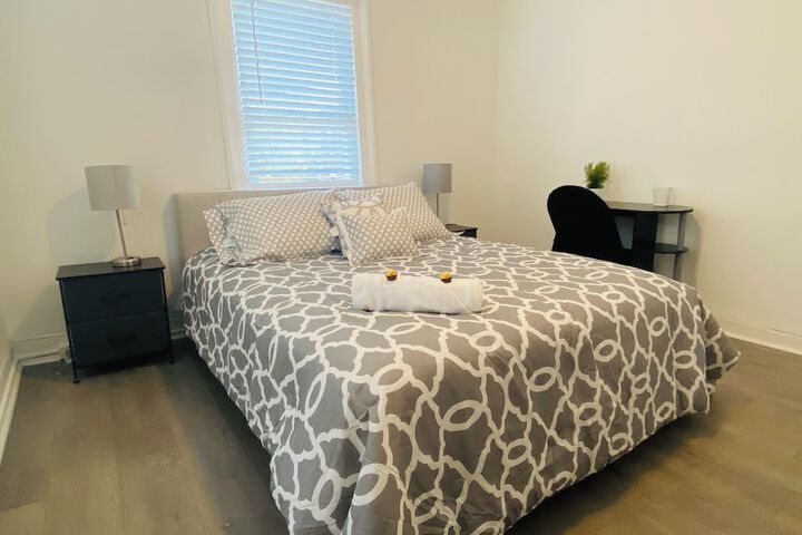 Modern Private Share Bedroom Bus stop to NYC