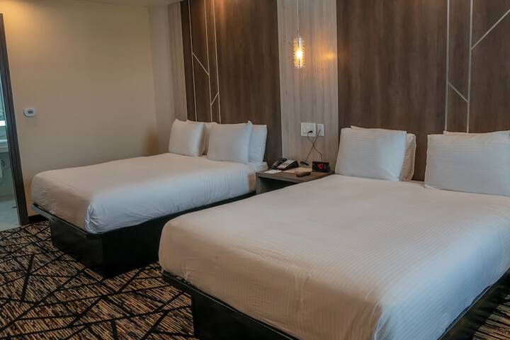 Comfeeni Inn and Suites