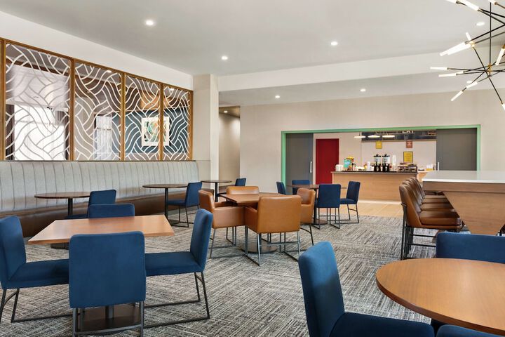 Hampton Inn & Suites San Mateo-San Francisco Airport