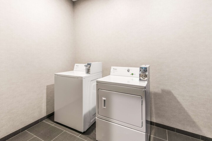 Hampton Inn & Suites Benton Harbor