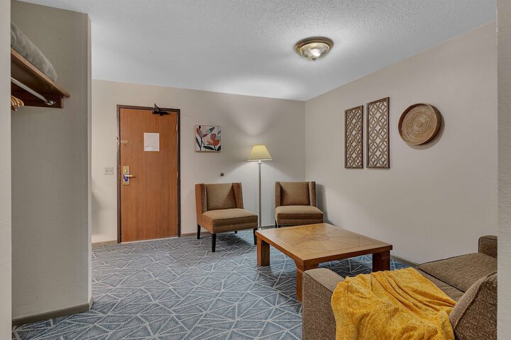 Room 25 of 74