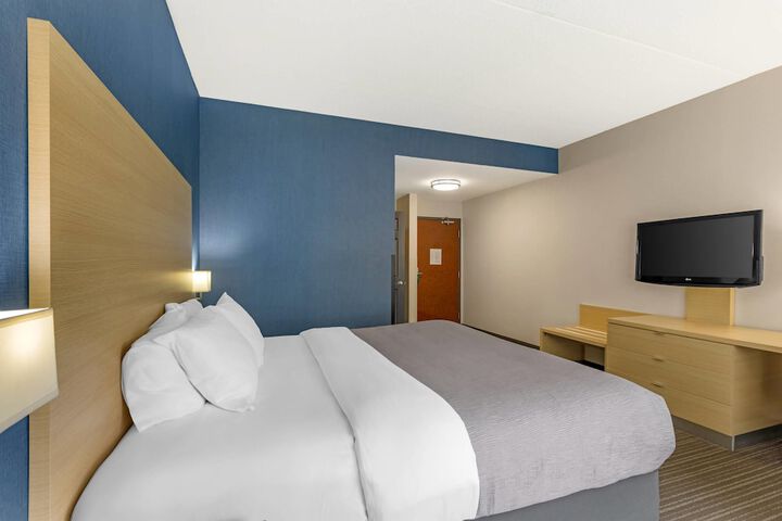 Quality Inn and Suites Oakville-Mississauga
