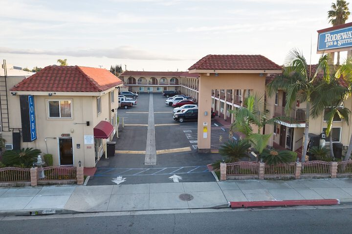 Rodeway Inn & Suites Bellflower
