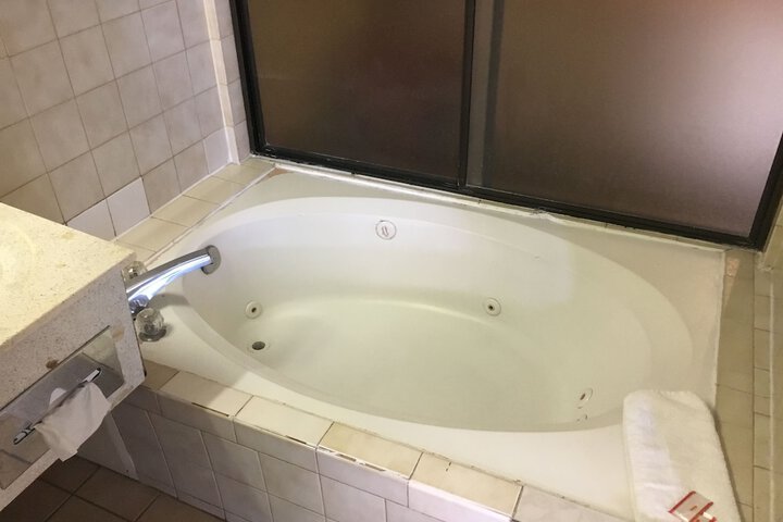 Bellflower Travel Inn