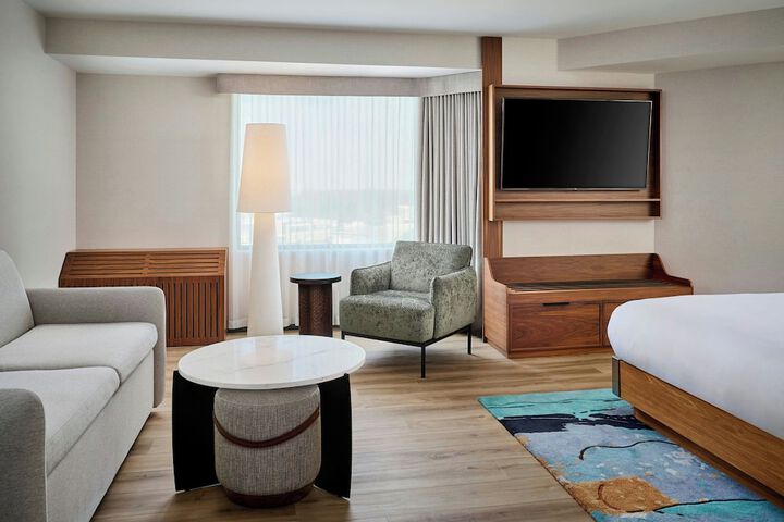 Ômage Hotel Montreal Laval, a Tribute Portfolio Hotel