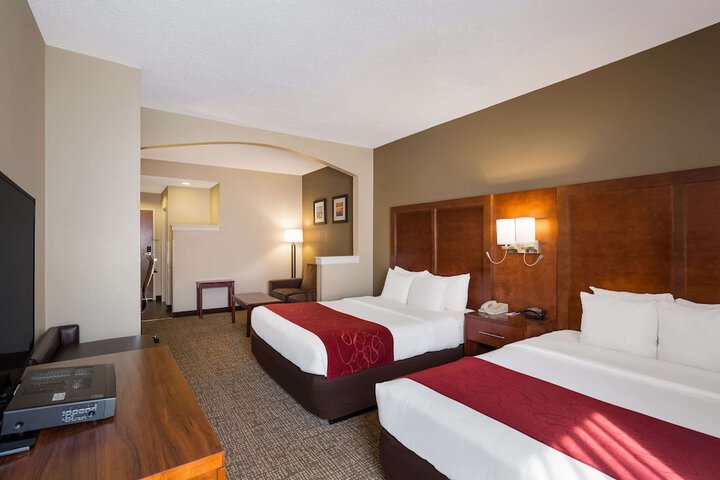 Comfort Suites Near University