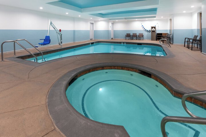 Holiday Inn Express & Suites Lathrop by IHG