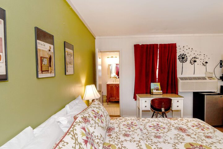 Room 47 of 62