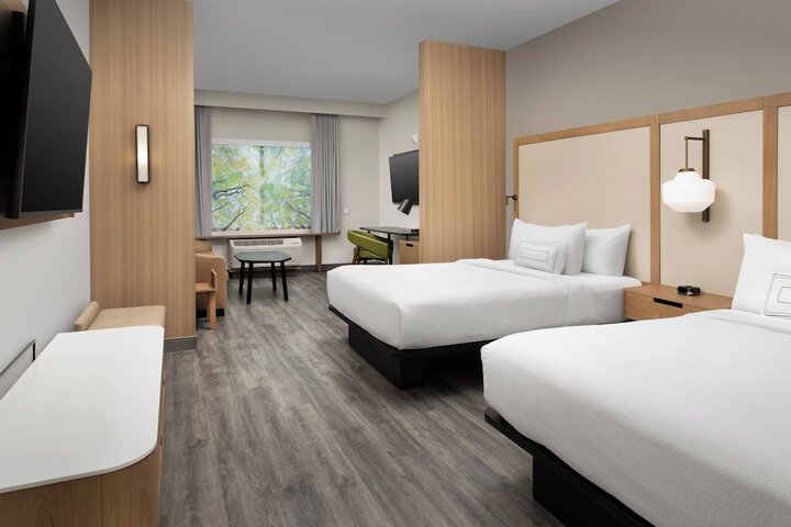 Room 32 of 46