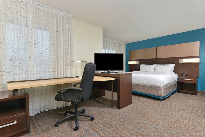 Room 16 of 38