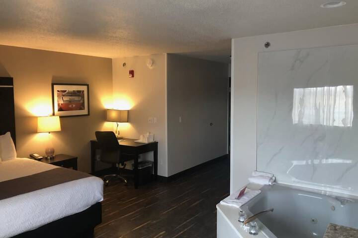 Ten Pin Inn & Suites