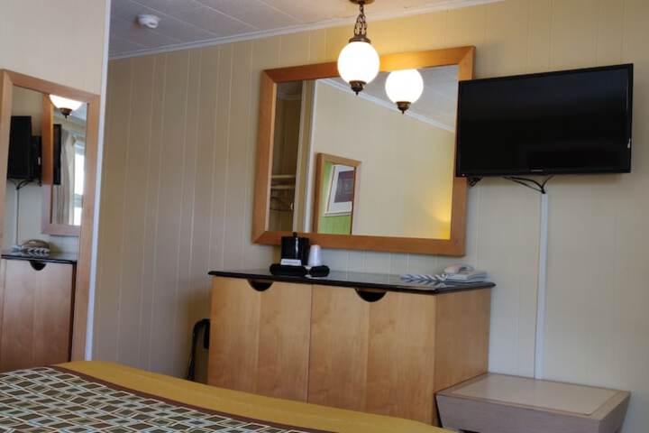 Pinebrook Motel