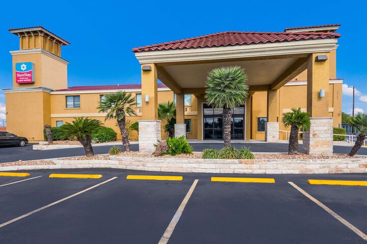 Hotel 2 of 39