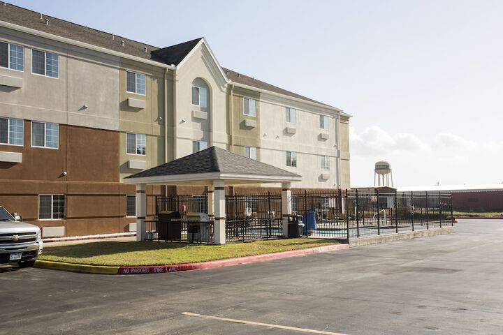 Hotel 2 of 37