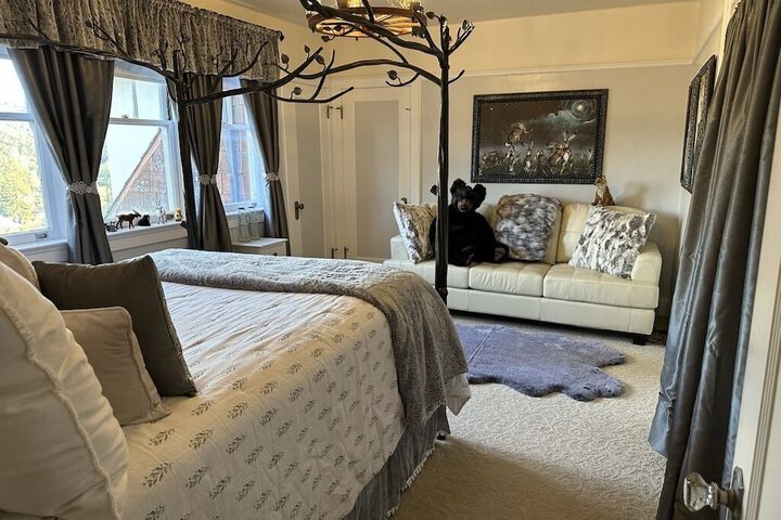 Room 32 of 99