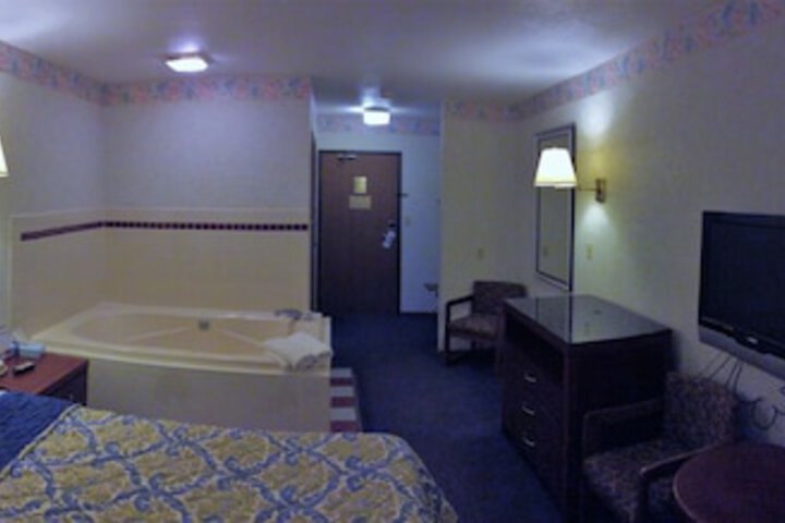 Room 17 of 43