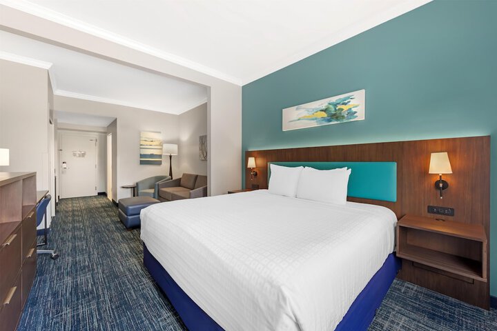 Best Western Plus Miami Airport North Hotel & Suites