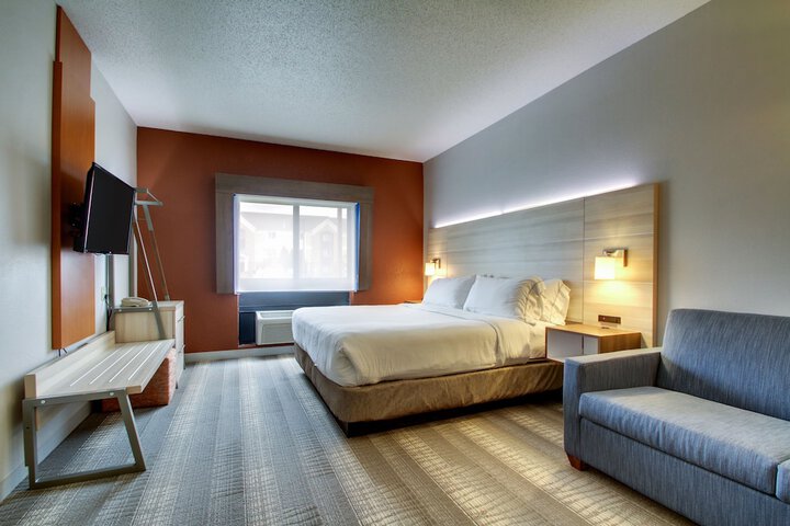 Room 21 of 38