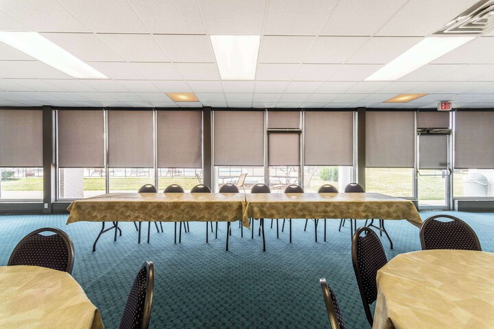 Quality Inn & Suites Vandalia near I-70 and Hwy 51