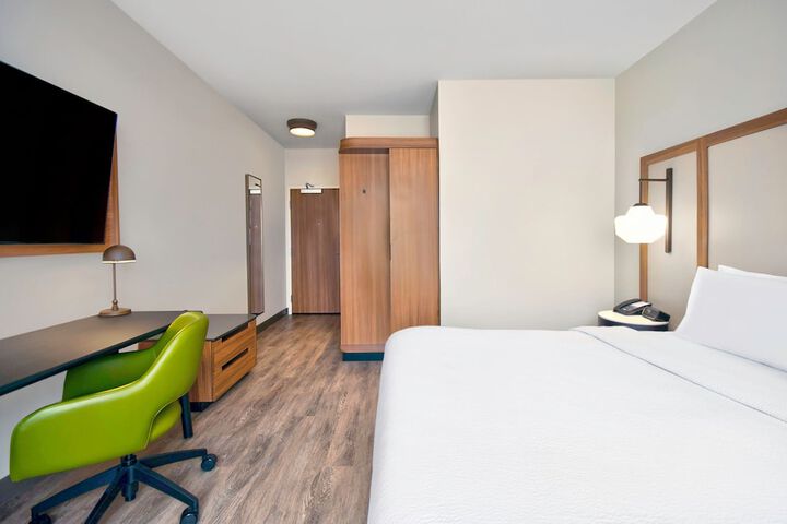 Room 16 of 30