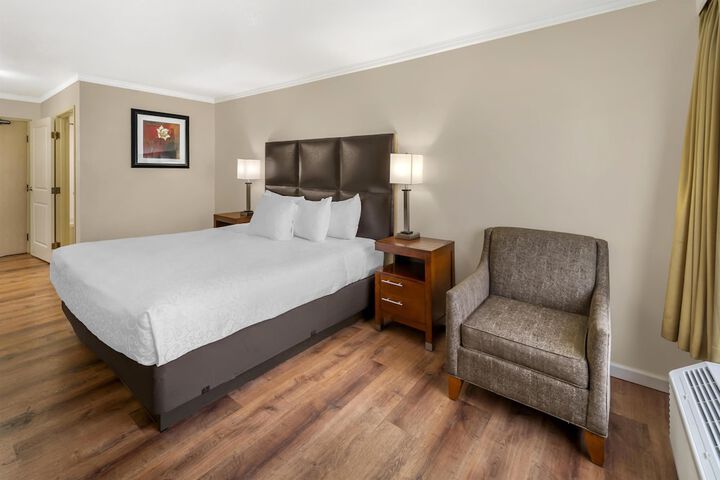 Best Western Plus Northwoods Inn