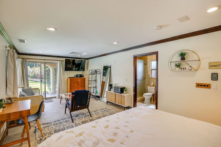 Spacious Fullerton Villa w / Private Pool & Hot Tub