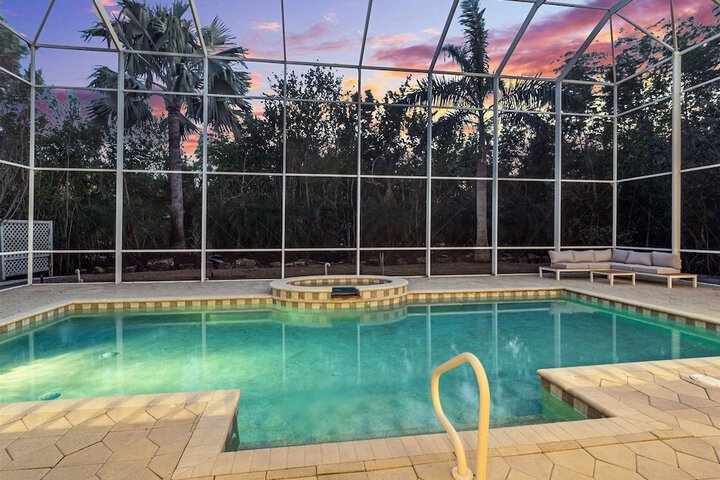 The Palm and Shell Captiva Island Private Luxury Home With Pool hot tub and Beach Access