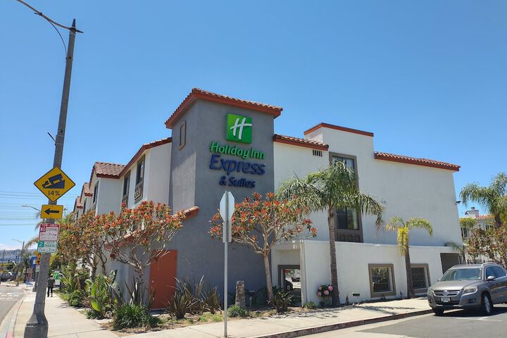 Hotel 3 of 77