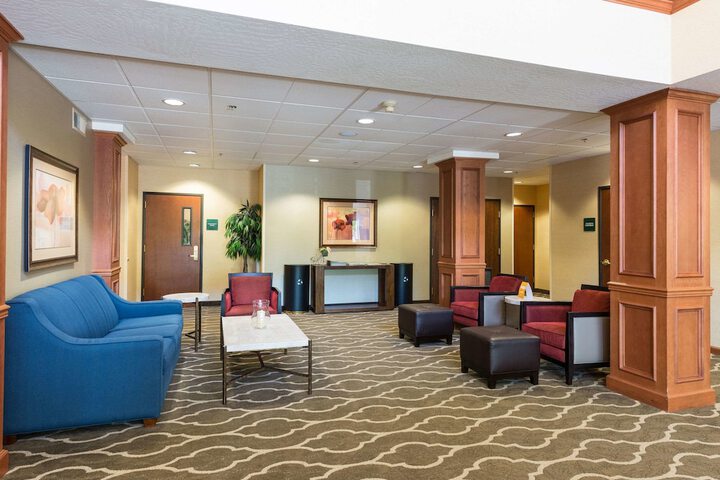 Hotel Interior 4 of 28