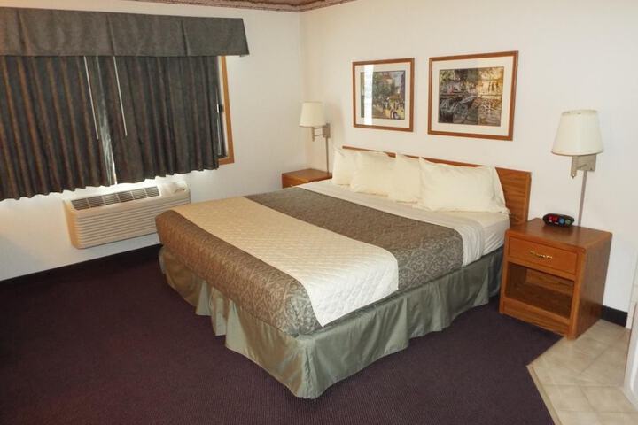 Room 17 of 38
