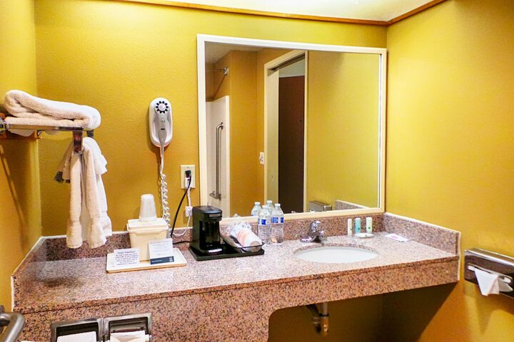 Room 21 of 61