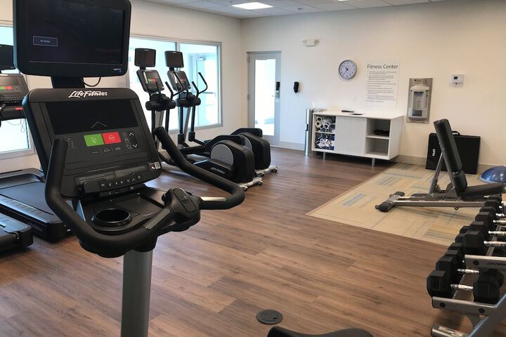 Holiday Inn Express & Suites Hannibal - Medical Center by IHG