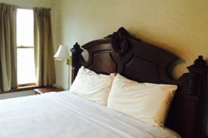 Goodfellos Suites