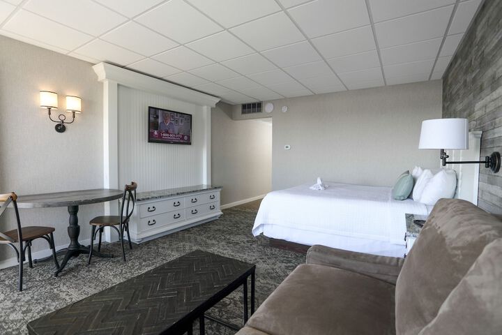 Room 36 of 70