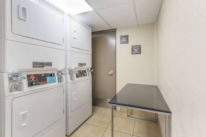 Room 8 of 25