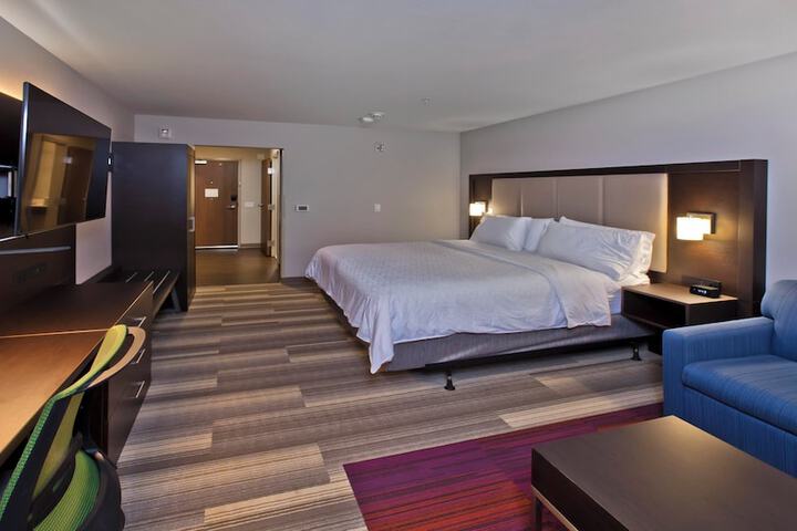 Room 48 of 100