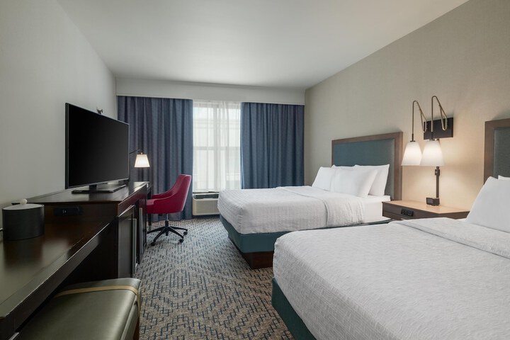 Hampton Inn & Suites Roanoke-Downtown