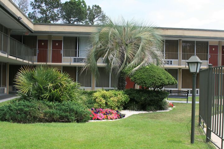 Hotel Exterior 55 of 55