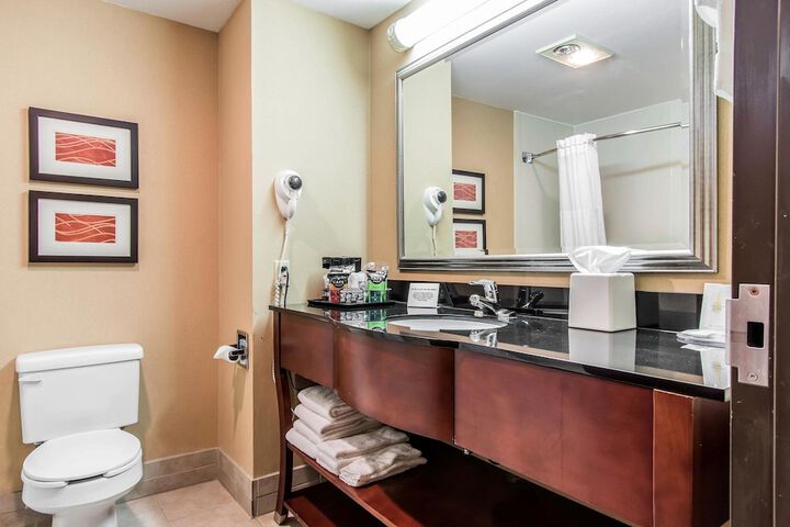 Room 11 of 33
