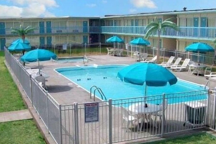 Ridge Crest Hotel