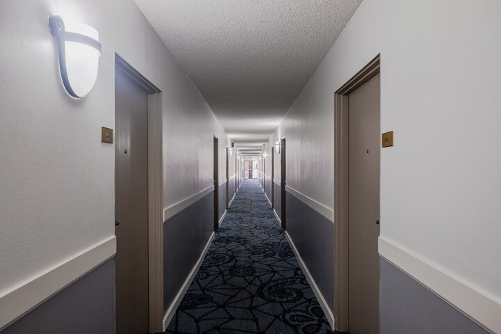 Travelodge by Wyndham Monterey Bay