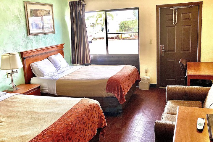 Room 16 of 25