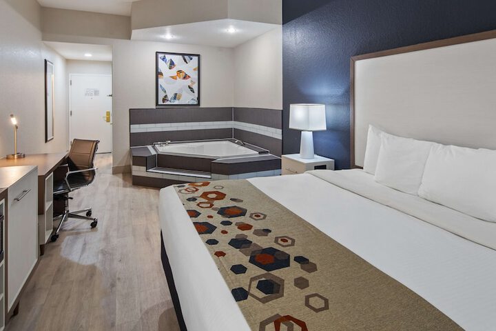 Room 11 of 29