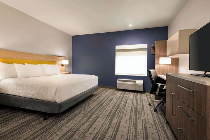 Room 53 of 57